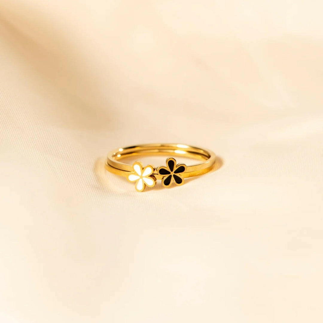 925 Enamel Flower Ring - The Rogue Daisy