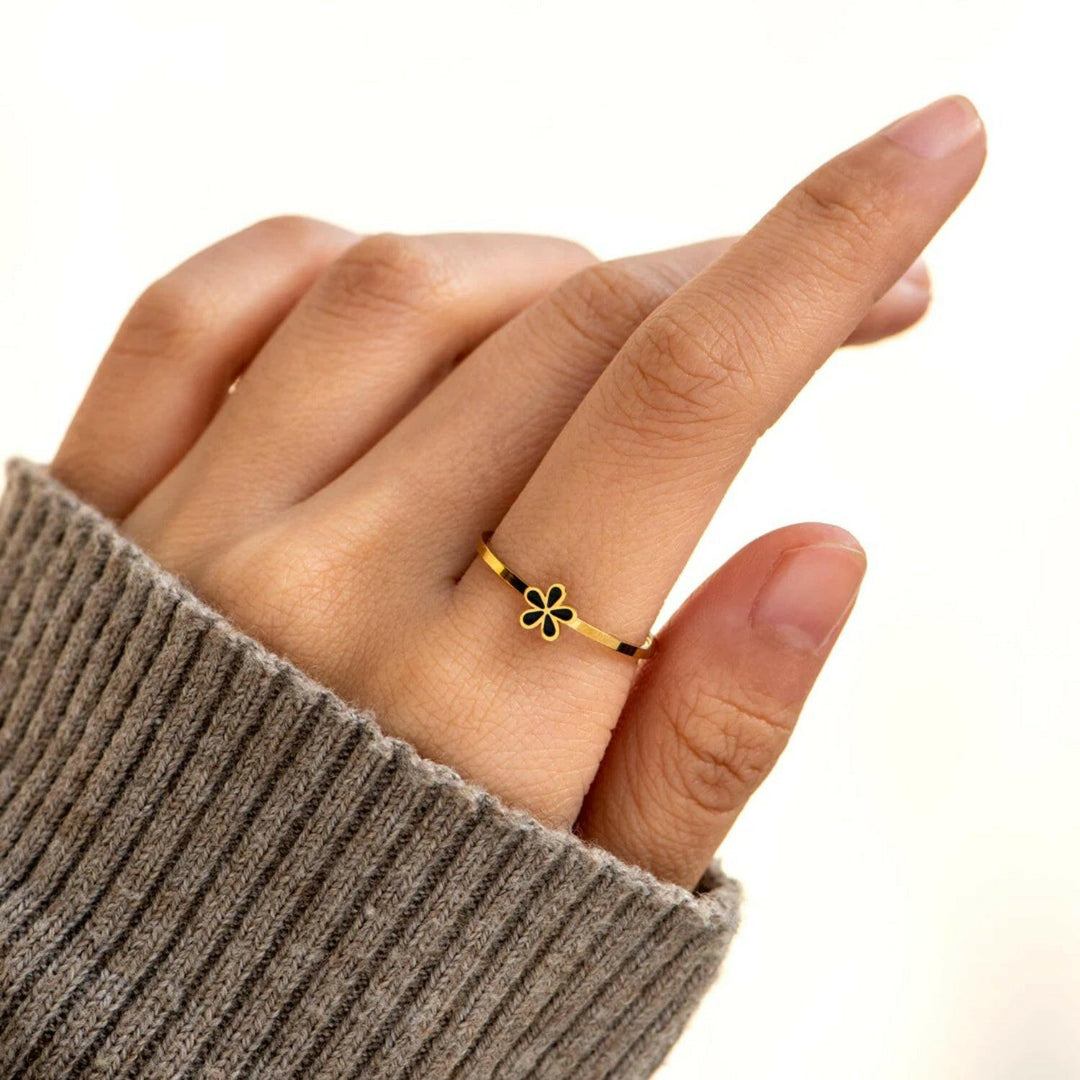 925 Enamel Flower Ring - The Rogue Daisy