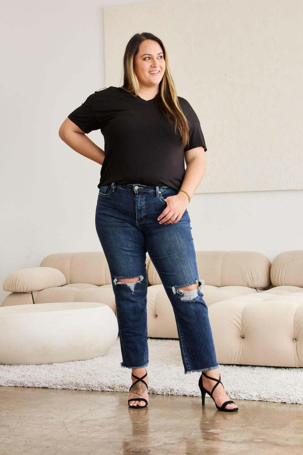 RFM 'Dylan' Tummy Control Distressed High Waist Raw Hem Cropped Jeans - Full Size.