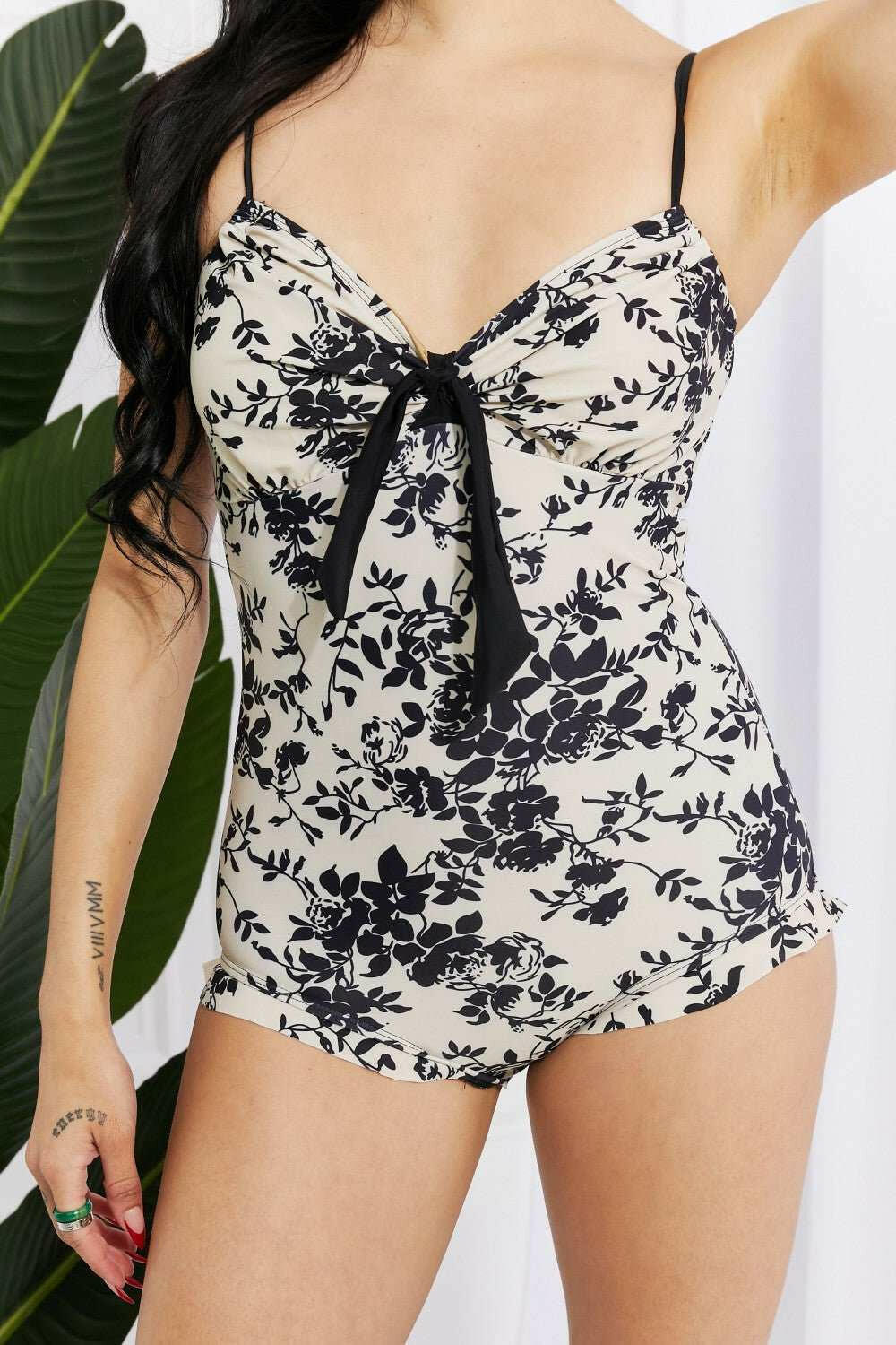 Fashionable One Piece Swimsuit