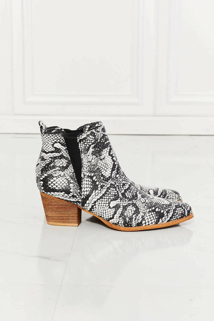 MMShoes 'Back At It; Point Toe Snakeskin Booties - The Rogue Daisy