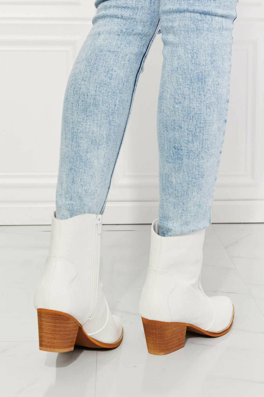 Women's White Cowboy Boots